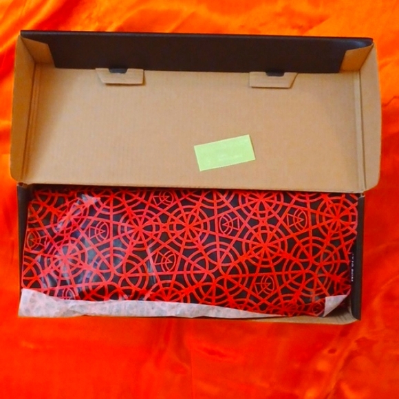 STRANGECULT BLACK/WHITE STRIPES BETTY BATS SIZE 10 NIB - Picture 6 of 7